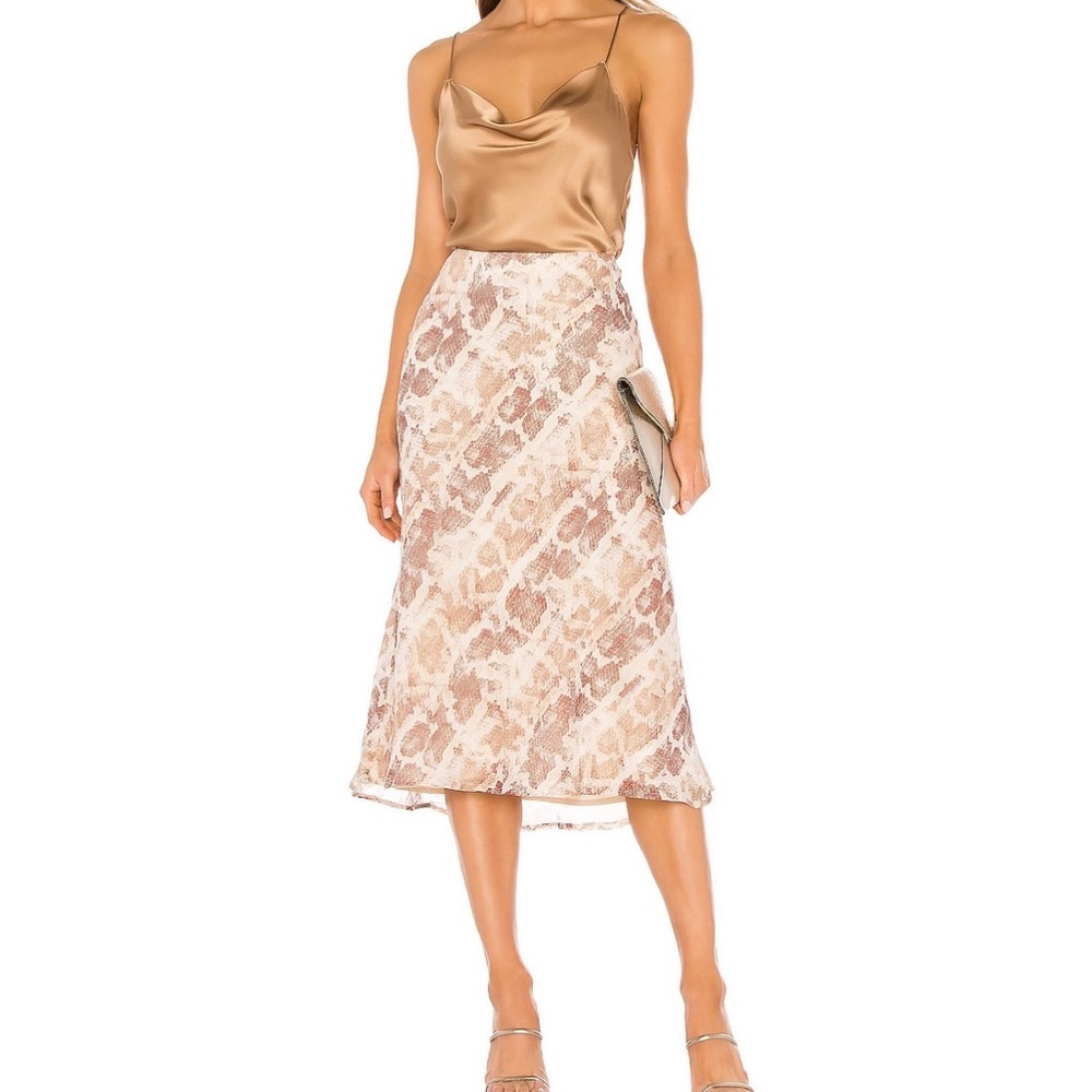 ❤️HOST PICK❤️NWT Lovers and friends skirt - Picture 8 of 9